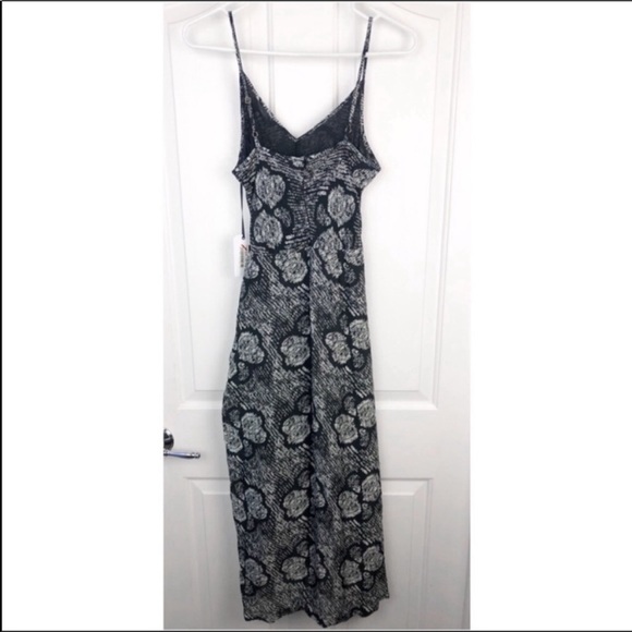 {SOLD} NWT NEW VETIVER Midi Black Pattern Dress V Neck 4 - Picture 5 of 12
